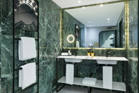 Renaissance Barcelona Hotel - Renaissance Barcelona Hotel Carrer de Pau Claris, 122, Eixample, 08009 Barcelona, Spain