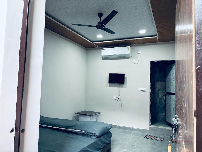 Hotel O Shri Villa Guest House - Hotel O Shri Villa Guest House, 01 Near Amar Marble Sarkanda Main Road RK Petrol Pump Bilaspur Chhattisgarh 495001, Devnandan Nagar Phase 2, Vijayapuram, Bilaspur, Fadahakhar, Chhattisgarh 495006, India