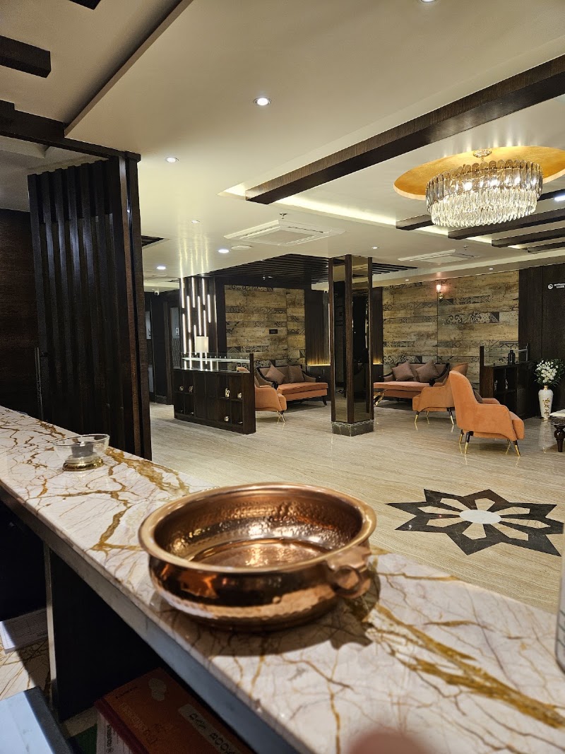 AQUARIUS HOTEL - AQUARIUS HOTEL S20 cantonment PLOT, The Mall Road, 51G, Victory Bridge, Varanasi cantonment, Varanasi, Uttar Pradesh 221002, India