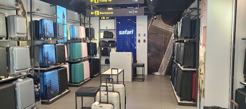 Safari Bag Exclusive Store - Safari Bag Exclusive Store, Building No 8, Queens Rd, opposite Popular Bakery, Crystal Chowk, INA Colony, Amritsar, Punjab 143001, India