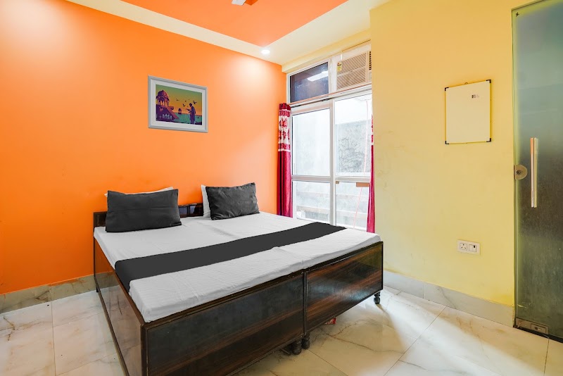OYO Diamond Guest House - OYO Diamond Guest House Plot no.- 129, Nagla Road, Block B, Sector-81, Phase-2, Noida, Uttar Pradesh 201305, India