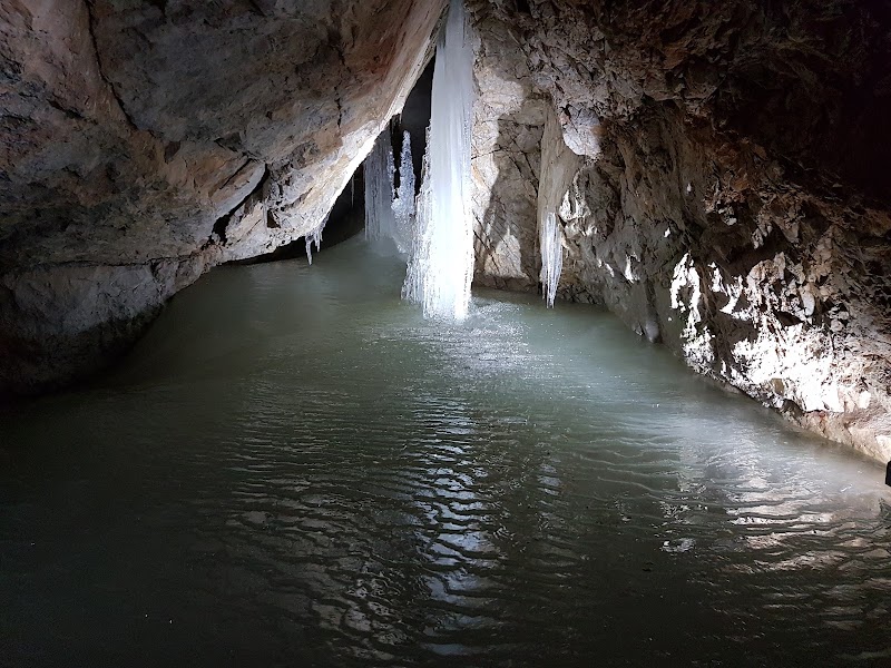 Dachstein Giant Ice Cave - Dachstein Giant Ice Cave, Winkl, 4831 Obertraun, Austria