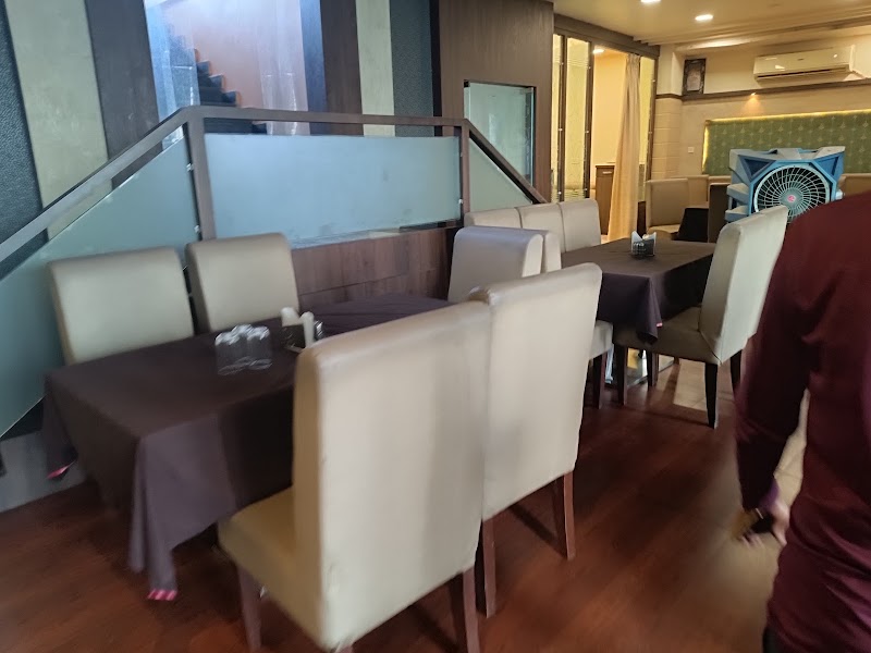 Little Bite Restaurant - Little Bite Restaurant 3, Shukla Colony Rd No. 3, Nutan stadium, Police Colony, Mandsaur, Madhya Pradesh 458001, India