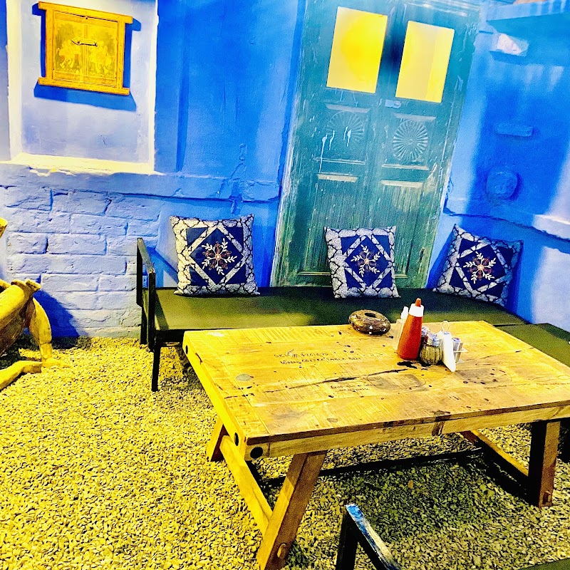 MJ Cafe & Restaurant - MJ Cafe & Restaurant Manak Chowk Rd, behind discovery guest house, near suraj haveli, suttarkhana, Jodhpur, Rajasthan 342001, India