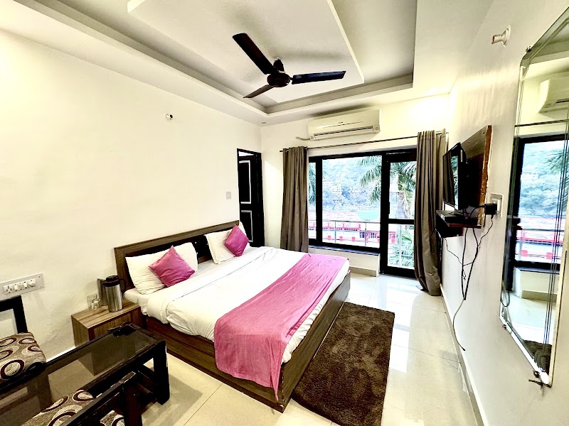 Nirvana Riverside Resort - Nirvana Riverside Resort Nirvana Riverside Resort, Lakshman Jhula, near Honey Hut, Tapovan, Rishikesh, Jonk, Uttarakhand 249192, India