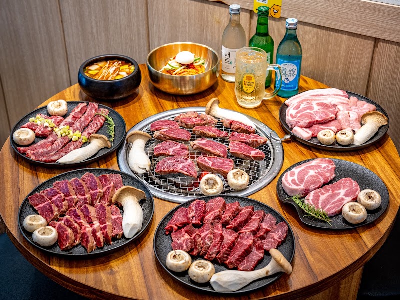 Seoul Korean Barbeque Woojujip Hongdae - Seoul Korean Barbeque Woojujip Hongdae, South Korea, Seoul, Mapo-gu, Yanghwa-ro 16-gil, 15 1층