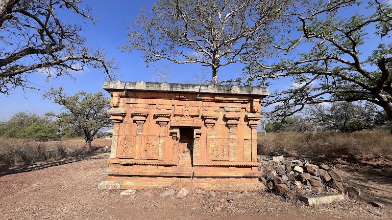 Nalluru Heritage Tamarind Grove (Nalluru Kote) - Nalluru Heritage Tamarind Grove (Nalluru Kote), 5QX9+356, Devanahalli, Nallur, Bendiganahalli, Nallur Amari, Karnataka 562129, India