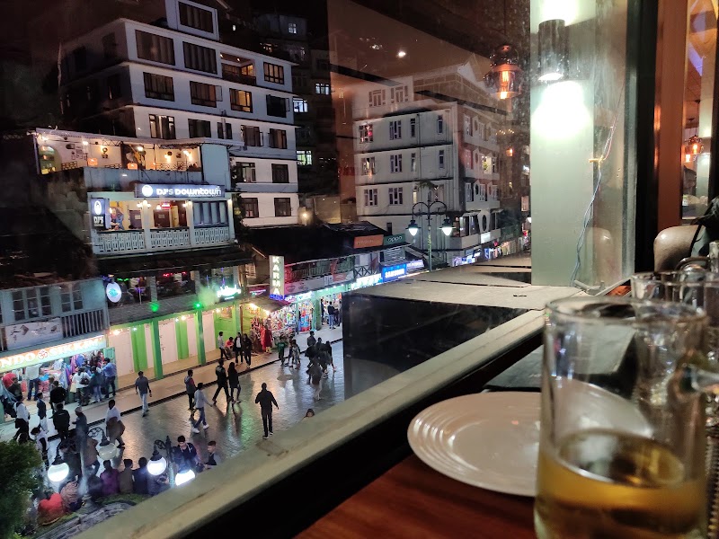 Osm Restro & Lounge - Osm Restro & Lounge Norbula Complex, Mahatma Gandhi Marg, Arithang, Gangtok, Sikkim 737101, India