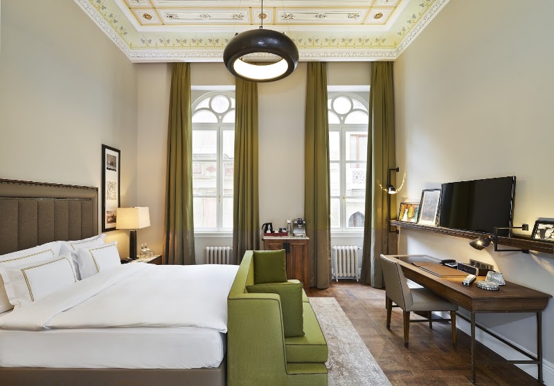 The House Hotel Karaköy - The House Hotel Karaköy Arap Cami, Bankalar Cd. No:5 Karaköy, 34421 Beyoğlu/İstanbul, Türkiye