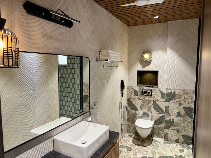 The Luxury Tiger - The Luxury Tiger, 5/264 Gadiya Devra, chowk, Chand Pol Rd, Hotel Gangaur Palace, Udaipur, Rajasthan 313004, India