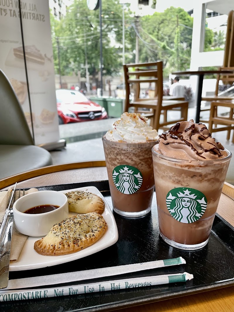 Starbucks - Starbucks, Ground Floor Ward, Plot No 198, Cement Rd, near Dharampeth Extension, Dharampeth Extension, Shivaji Nagar, Nagpur, Maharashtra 440010, India