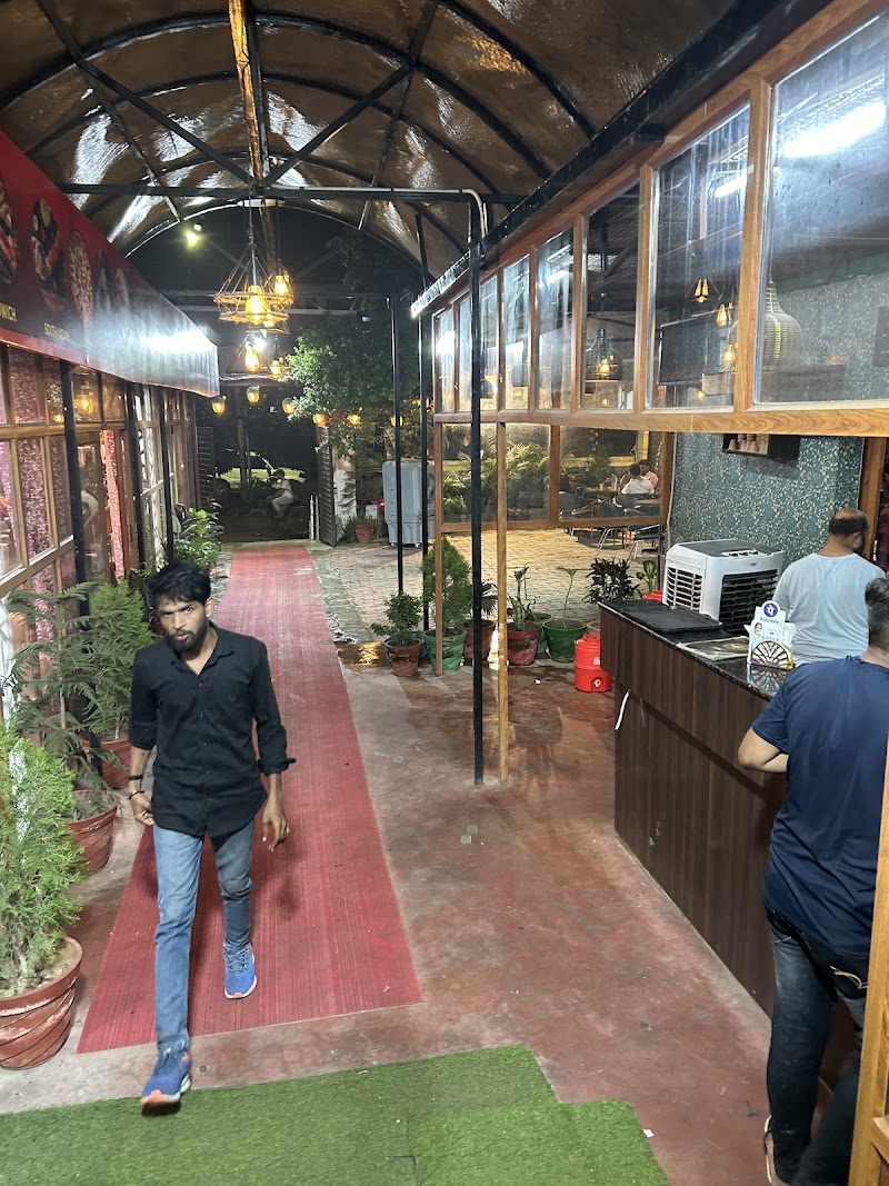 Regal Repast Restaurant - RRR - Regal Repast Restaurant - RRR Tripathi chauraha, New Katra, Old Katra, Prayagraj, Uttar Pradesh 211002, India
