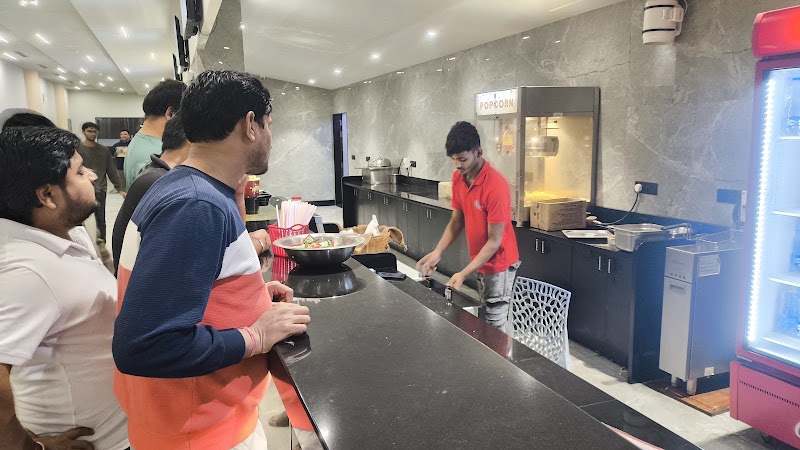 Rajhans Multiplex Gopi Talav - Rajhans Multiplex Gopi Talav, Hajirat Akbar Sahib Rd Salabatpura, Rustampura, Surat, Gujarat 395002, India