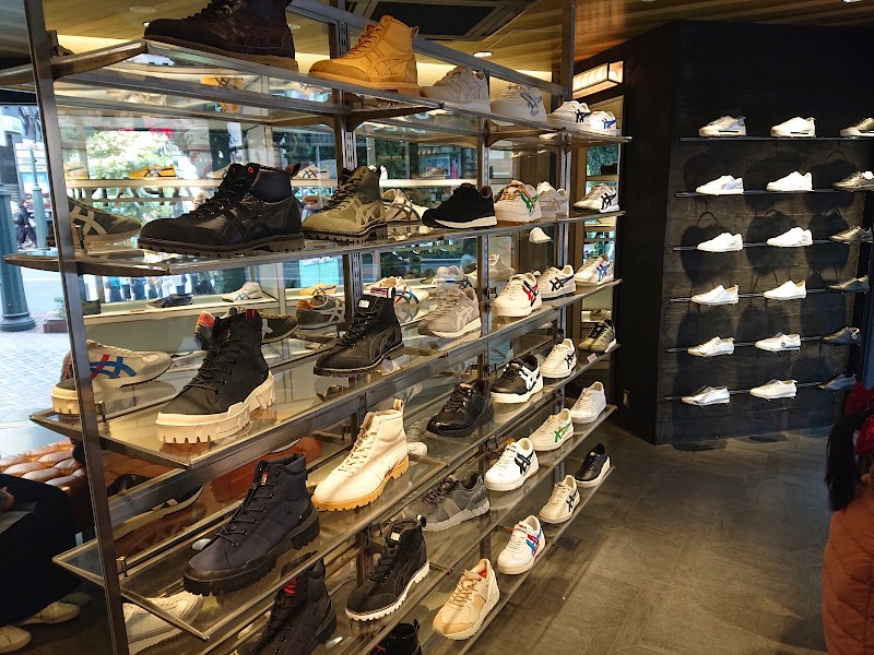 Onitsuka Tiger Shibuya - Onitsuka Tiger Shibuya, Japan, 〒150-0041 Tokyo, Shibuya, Jinnan, 1-chōme−21−３ 渋谷神南共同ビル 1・2Ｆ