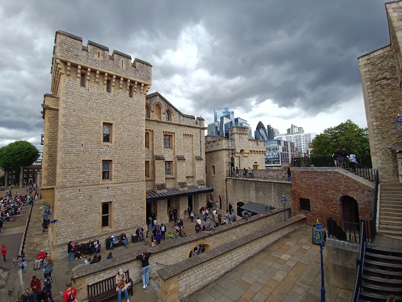 The Crown Jewels - The Crown Jewels Tower of, Tower Hill, London EC3N 4AB, UK
