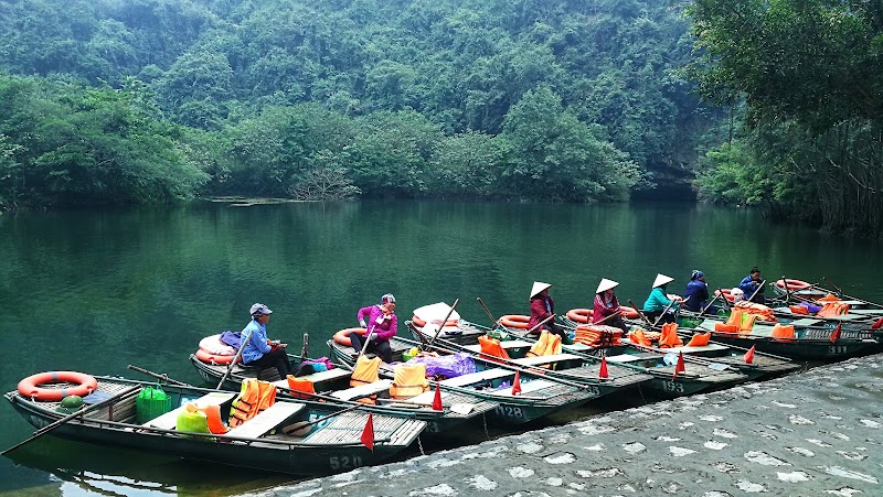 Trang An Grottoes tour - Trang An Grottoes tour, 7W39+HF, Hoa Lu, Ninh Binh, Vietnam