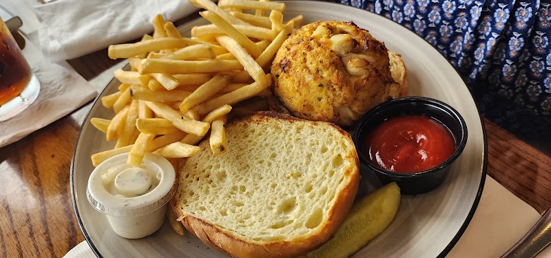 The Grille at Runways - The Grille at Runways, 18421 Henson Blvd, Hagerstown, MD 21742, USA