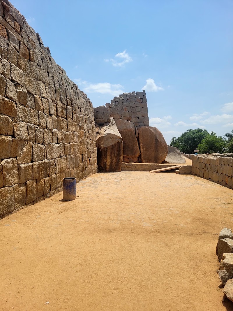 Monolithic Stone Door - Monolithic Stone Door, 8F8C+HFW, Hampi, Kamalapura, Karnataka 583221, India