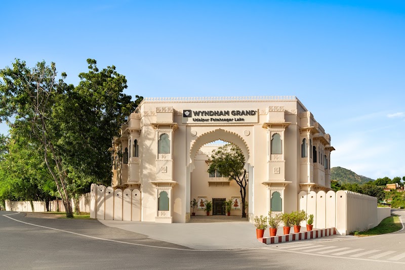 Wyndham Grand Udaipur Fatehsagar Lake - Wyndham Grand Udaipur Fatehsagar Lake Near, Rani Rd, off Fateh Sagarlake, Shilpgram, Hawala Khurd, Udaipur, Rajasthan 313011, India