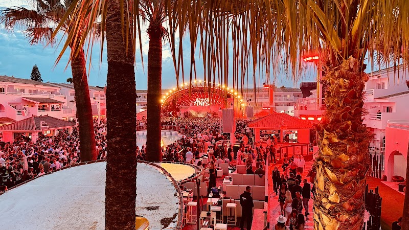 Ushuaïa Ibiza - Ushuaïa Ibiza Ctra. de Platja d'en Bossa, 10, 07817 Sant Jordi de ses Salines, Illes Balears, Spain
