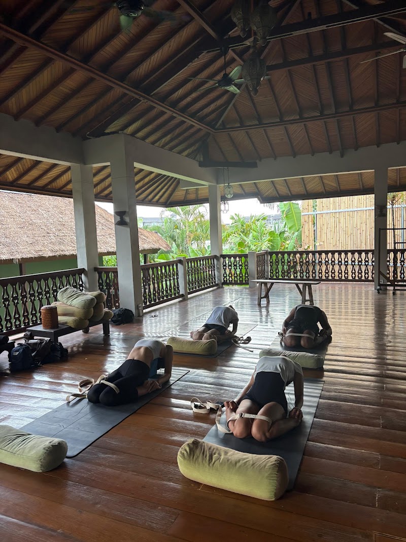 Guan Yin Yoga Shala - Guan Yin Yoga Shala Pantai Jl. Pantai Batu Bolong, Canggu, Kec. Kuta Utara, Kabupaten Badung, Bali 80361, Indonesia