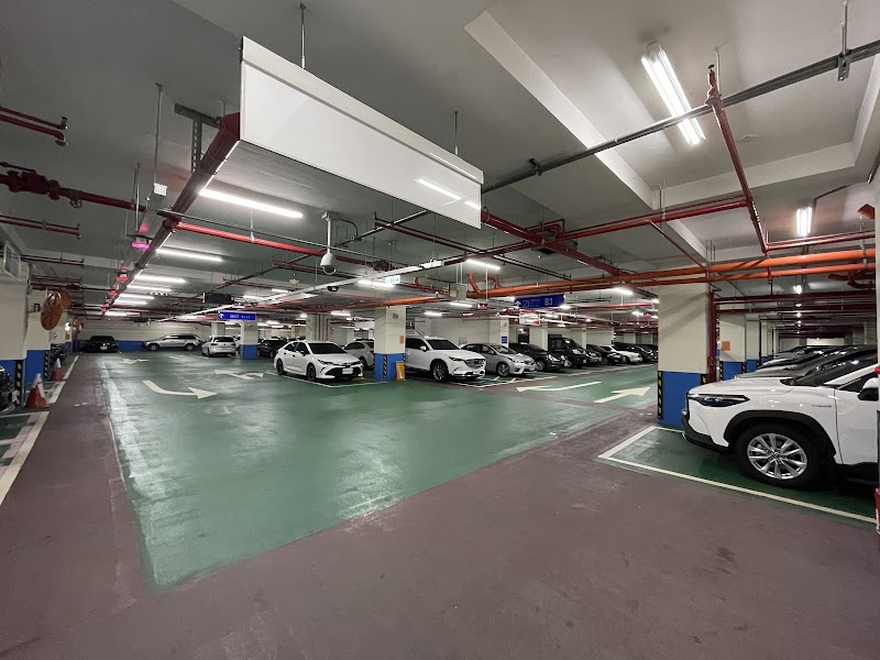 Taipei Songshan Elementary School Parking Lot