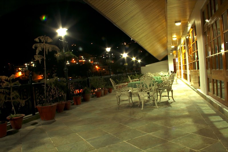 Hotel Snow View Manali - Hotel Snow View Manali The Mall, Mall Rd, Siyal, Manali, Himachal Pradesh 175131, India
