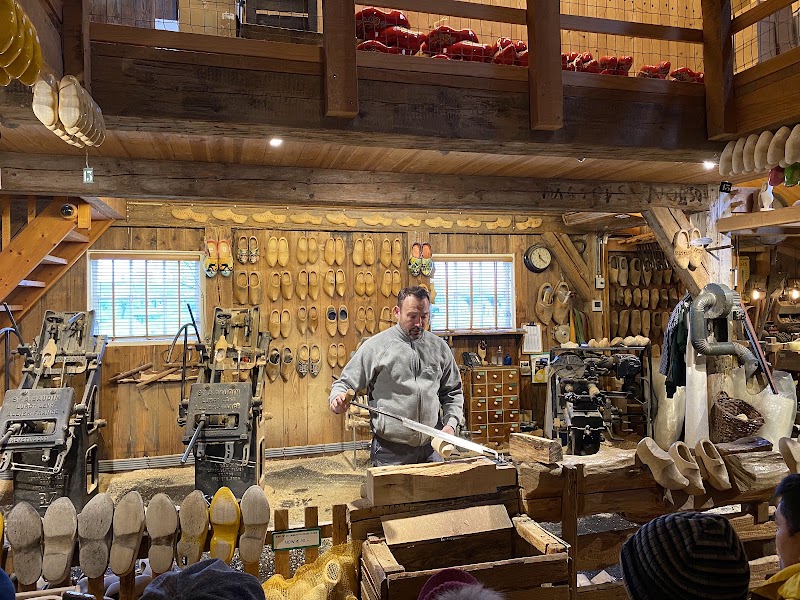 Wooden Shoe Workshop of Zaanse Schans - Wooden Shoe Workshop of Zaanse Schans, Kraaienest 4, 1509 AZ Zaandam, Netherlands