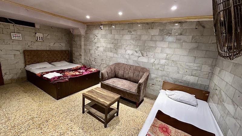 Classic hotel - Classic hotel 6/1 b, Dr Md Ishaque Rd, Esplanade, Park St, Taltala, Kolkata, West Bengal 700016, India