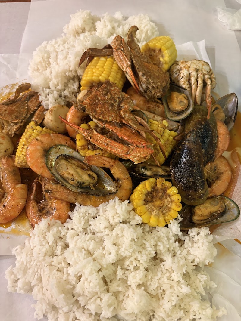 Off the Hook Seafood Restaurant - Tourist Club Area Branch - Off the Hook Seafood Restaurant - Tourist Club Area Branch, 6 شارع مِشْلاب - Al Zahiyah - E16 01 - Abu Dhabi - United Arab Emirates