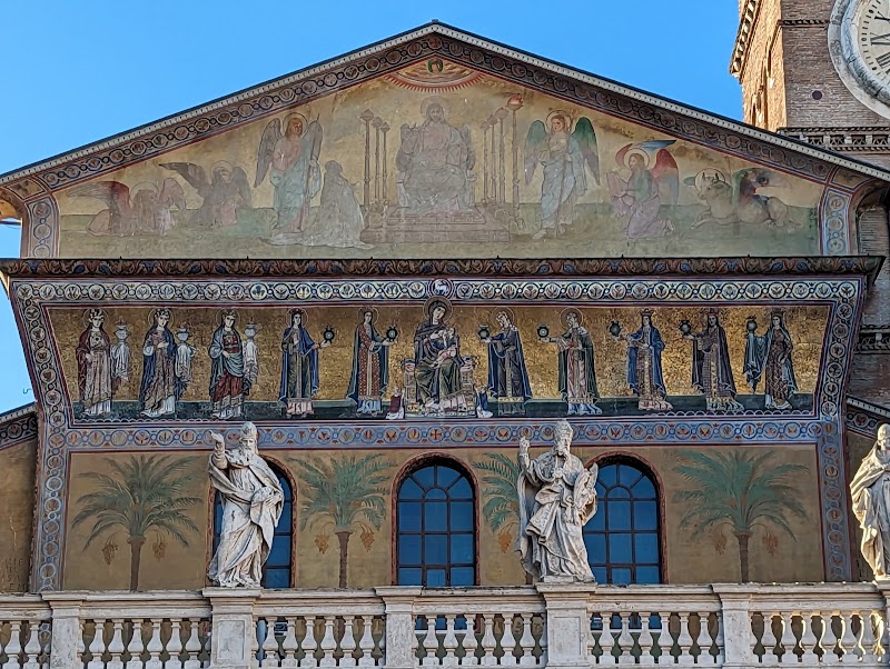 Piazza di Santa Maria in Trastevere - Piazza di Santa Maria in Trastevere Piazza di Santa Maria in Trastevere, 00153 Roma RM, Italy