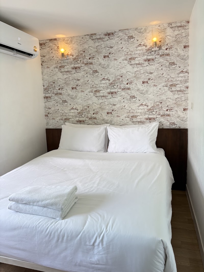 18 Coins Cafe & Hostel - 18 Coins Cafe & Hostel 198 20 Soi Buakhao, Muang Pattaya, Amphoe Bang Lamung, Chang Wat Chon Buri 20150, Thailand