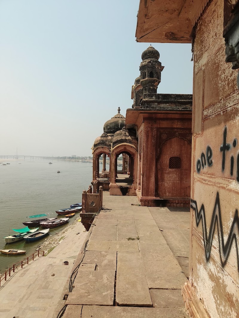 Chet Singh Ghat Varanasi - Chet Singh Ghat Varanasi 72V4+QW6, in front of Chet Singh fort, Ghats of Varanasi, Shivala, Varanasi, Uttar Pradesh 221001, India