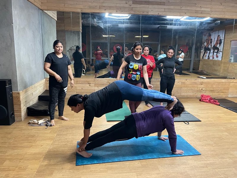 Hype The Gym Sector 70 - Hype The Gym Sector 70 1st Floor, Tapsya Mall, Sector 70, Gurugram, Haryana 122101, India