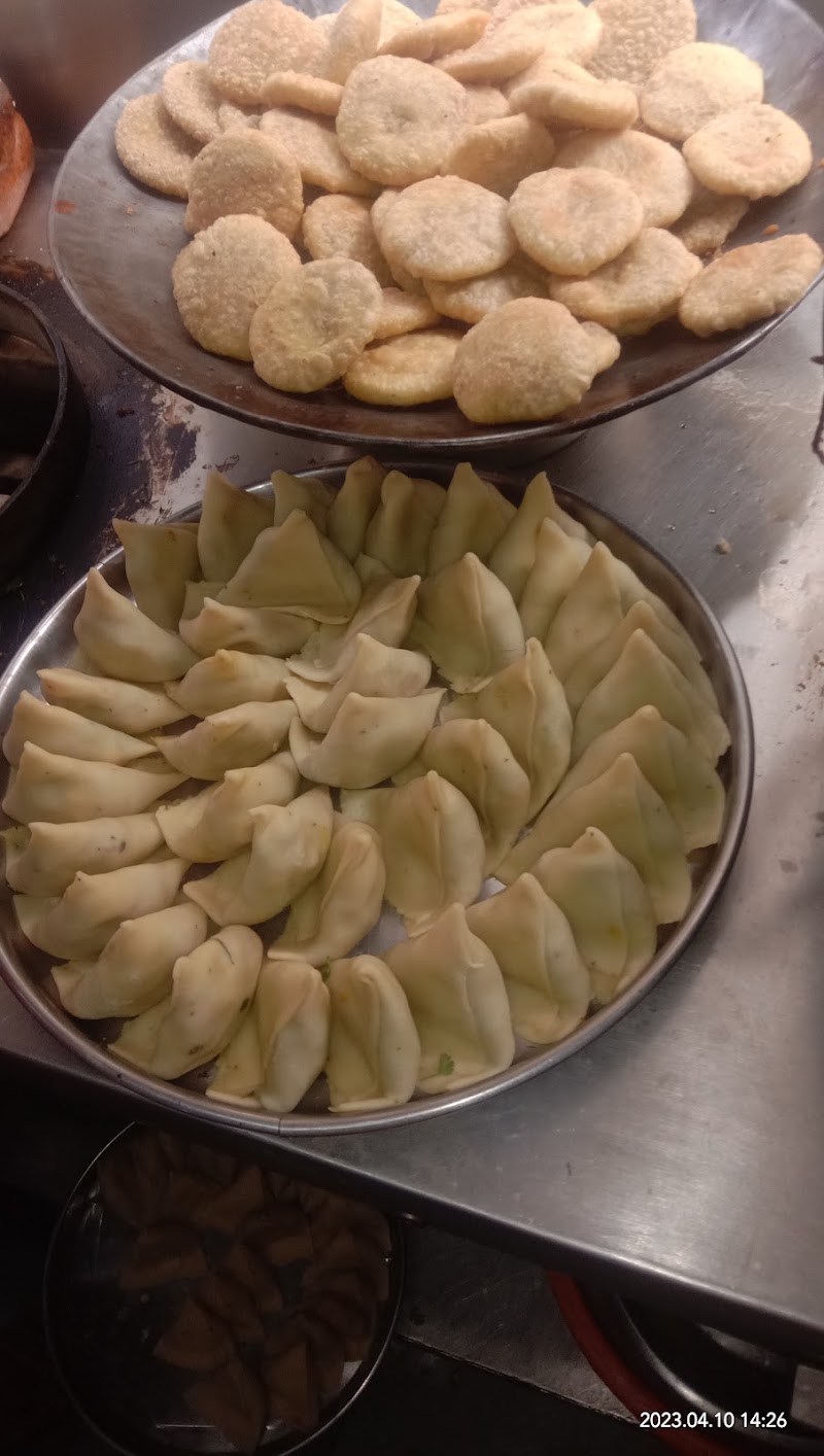 Street Food Suman Vilas Namkeen and Sweets - Street Food Suman Vilas Namkeen and Sweets Ummed Chowk, Gulab Sagar, Jodhpur, Rajasthan 342001, India