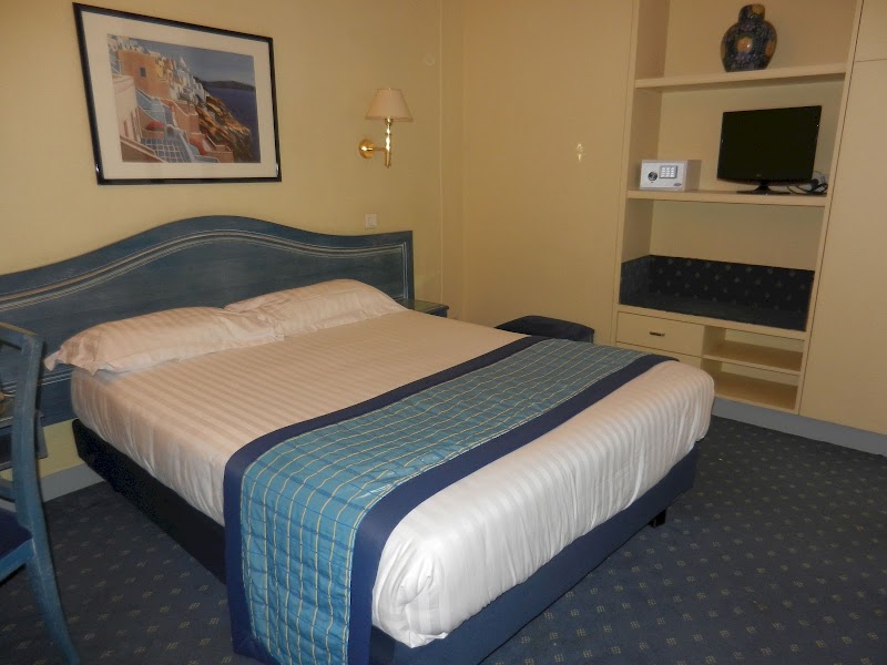 Hotel - Hotel 10 Rue Pierre Semard, 75009 Paris, France