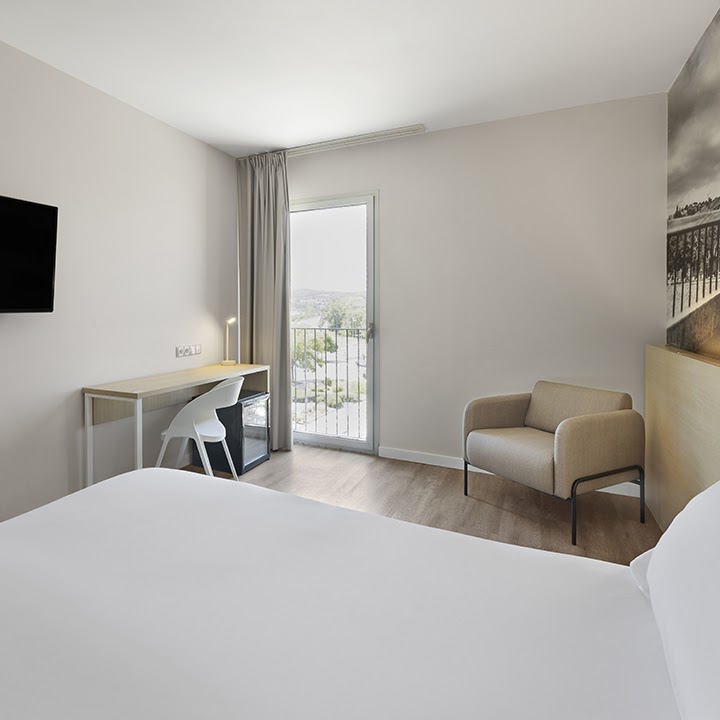B&B Hotel Girona 3 - B&B Hotel Girona 3 Camí dels Carlins, 10, 17190 Salt, Girona, Spain