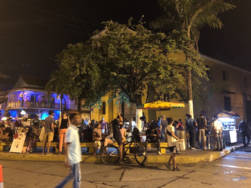 Plaza de la Trinidad - Plaza de la Trinidad, Esquina con, Cl. 29 #174, Getsemaní, Cartagena de Indias, Bolívar, Colombia