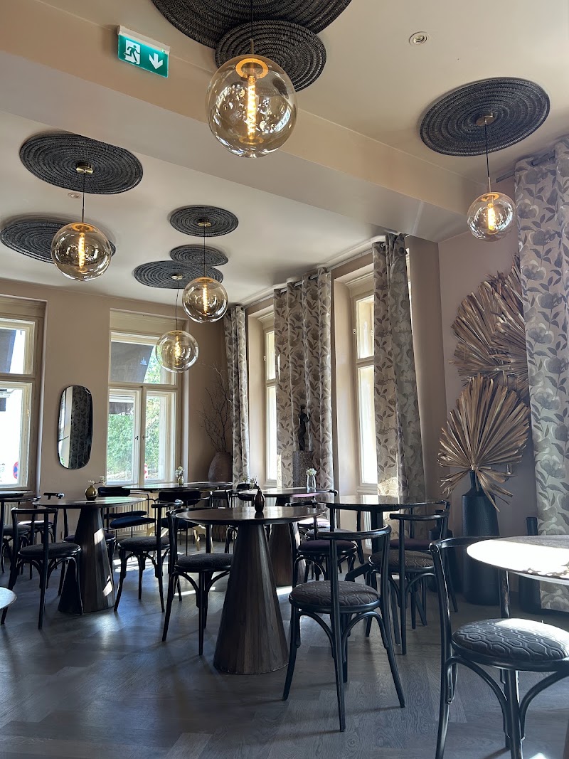 La Boheme Cafe - La Boheme Cafe Na Švihance 1, 120 00 Praha 2-Vinohrady, Czechia