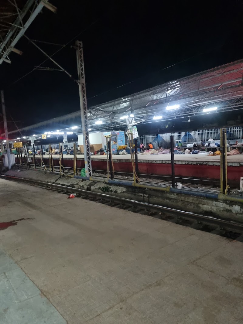 Gwalior railway station - Gwalior railway station, 657J+Q4F, Railway Colony, Gwalior, Madhya Pradesh 474002, India