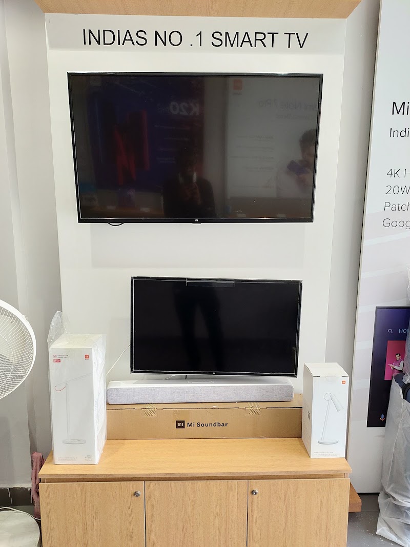 MI STORE - MI STORE, RWX4+95Q, Sonepur, Odisha 767017, India
