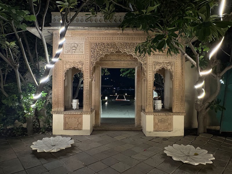 Raaj Bagh Restaurant by Fateh Collection - Raaj Bagh Restaurant by Fateh Collection Alkapuri, 5-B, Fateh Sagar Rd, Fateh Sagar Lake, Udaipur, Rajasthan 313004, India