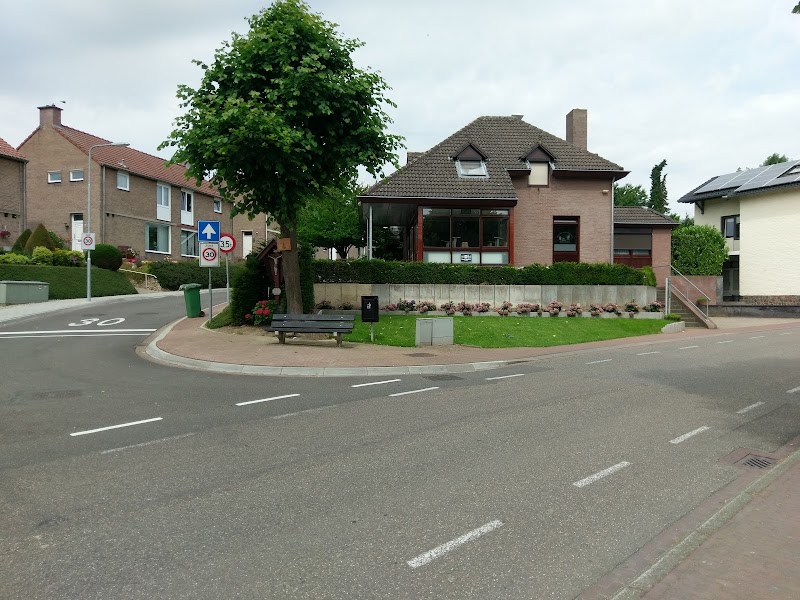 Frituur de Krieëkel & Pub d'r Bennet - Frituur de Krieëkel & Pub d'r Bennet Krekelstraat 2, 6285 AR Epen, Netherlands