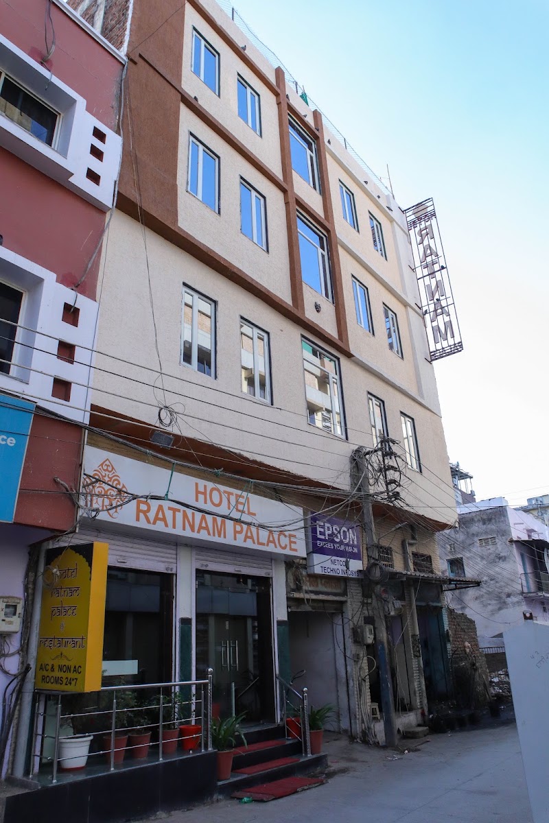 HOTEL RATNAM PALACE - HOTEL RATNAM PALACE POLICE CHOWKI LANE, near PARAGON MOBILE, Udaipole, Jawahar Nagar, Ganga Gali, Udaipur, Rajasthan 313001, India