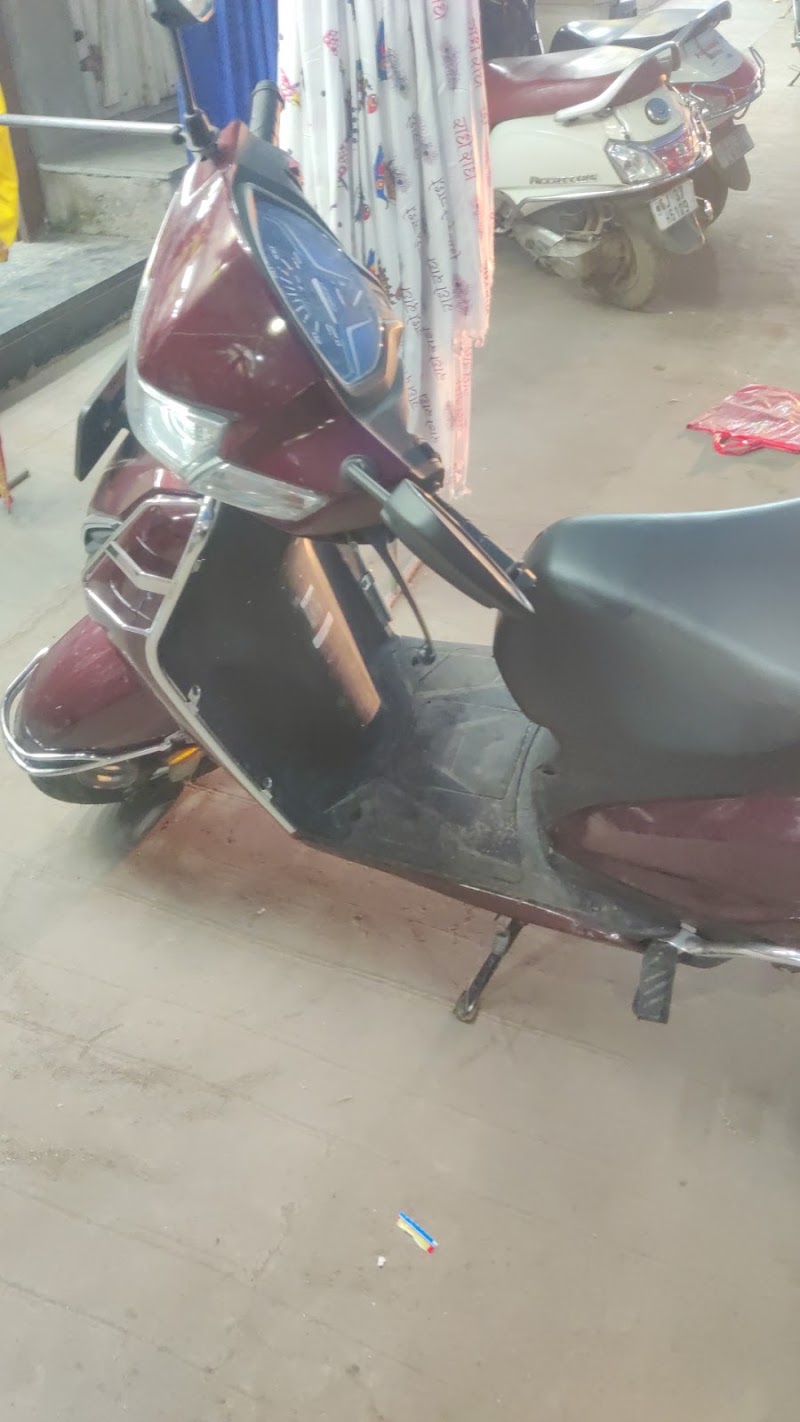 Dwarkesh Bike rents - Dwarkesh Bike rents, Jodha manek chowk, Narshi Keshavji Vadi, Dwarka, Gujarat 361335, India