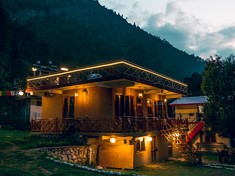 Nature's Paradise tirthan - The Pahadi Ghar || Boutique Stay in Tirthan Valley
