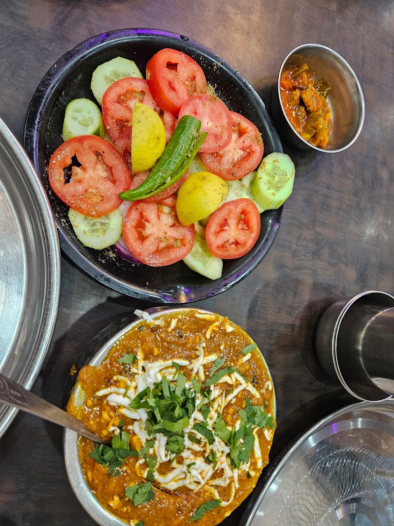 Satkar Hotel Dausa - Satkar Hotel Dausa Satkar hotel, NH21, Agra Rd, opp. Govind dev ji mandir, near girraj dharan mandir, Dausa, Bichalwas Rural, Rajasthan 303303, India
