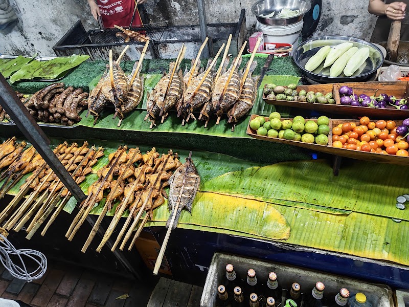 Luang Prabang Night Market - Luang Prabang Night Market, Ban Pakham, V4QM+QM9 district & province, Sisavangvong Road, Luang Prabang, Laos