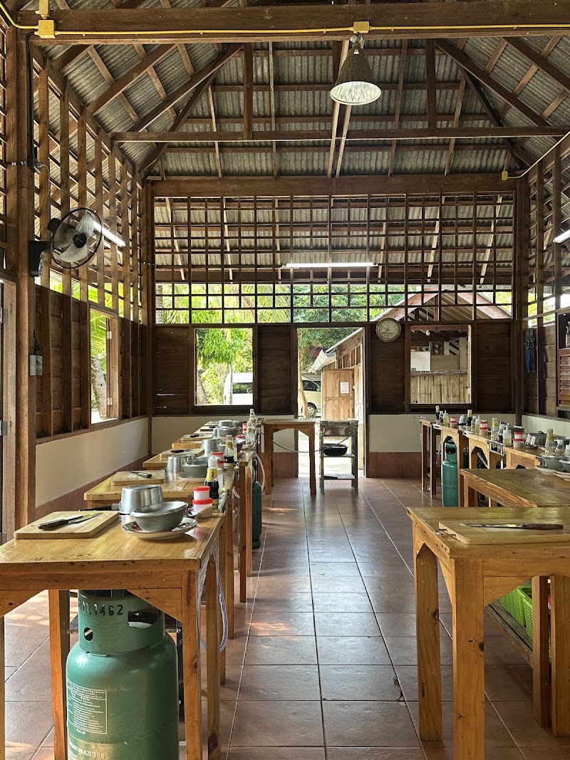 Thai Farm Cooking School - Thai Farm Cooking School 38 Mun Mueang Rd, Tambon Si Phum, Amphoe Mueang Chiang Mai, Chang Wat Chiang Mai 50300, Thailand