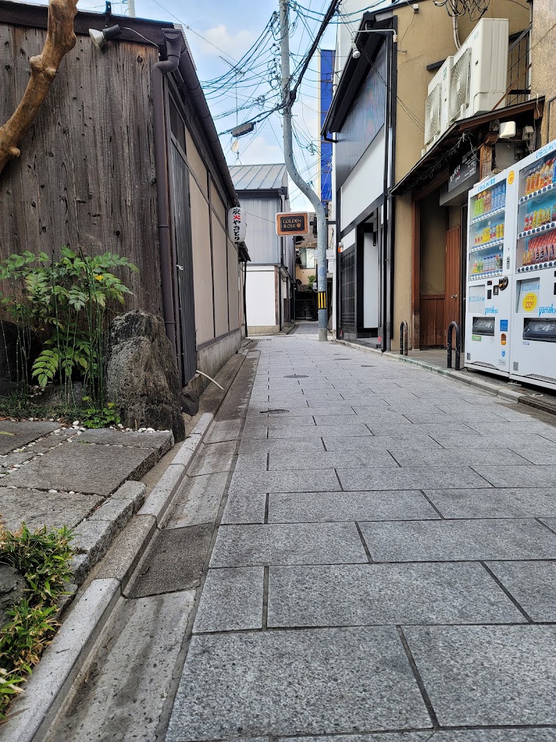 Gion - Gion Gion, Higashiyama Ward, Kyoto, Japan